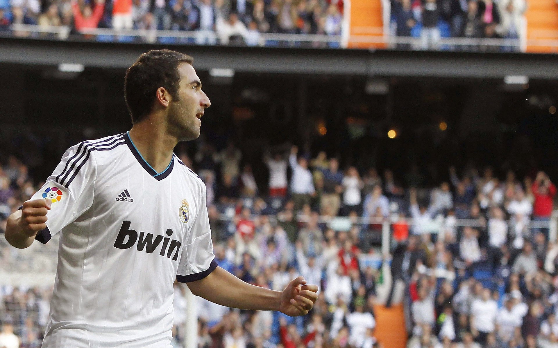 国际热身赛中国青年队复仇 球迷热议不断，国家队热身赛